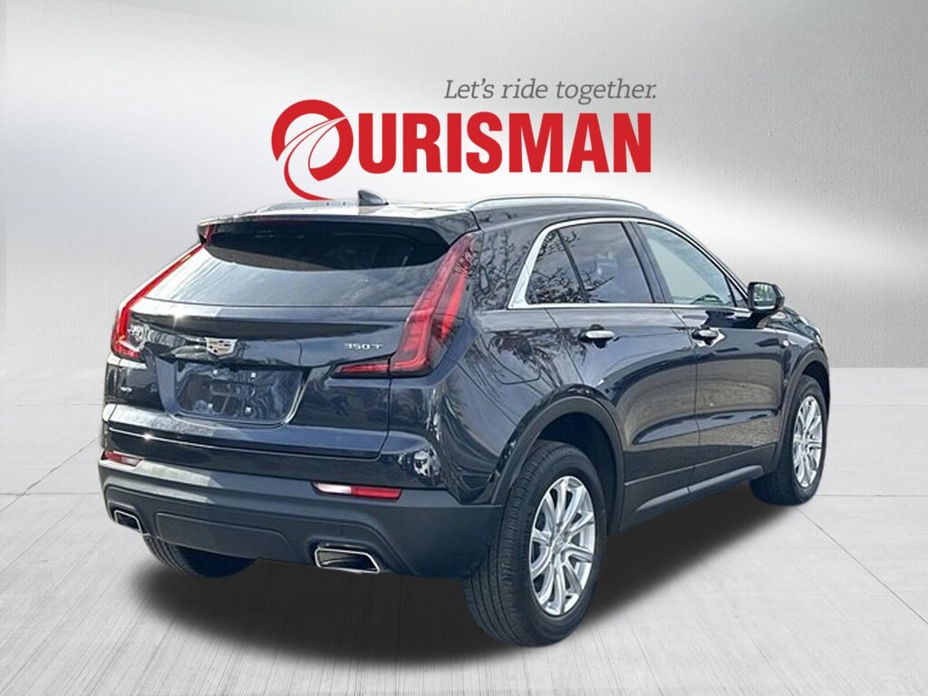 2022 Cadillac XT4 Luxury photo 2