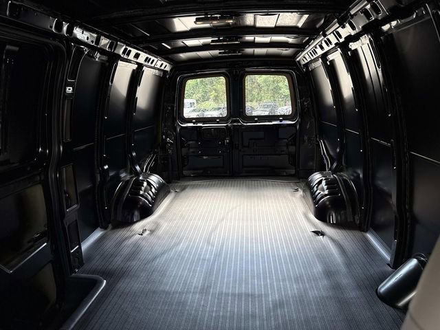 2026 Chevrolet Express Cargo Work Van - Photo 10