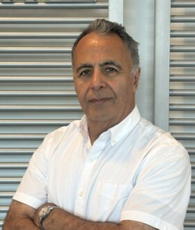 Staff member Hamid Samani from ID_56d2dd