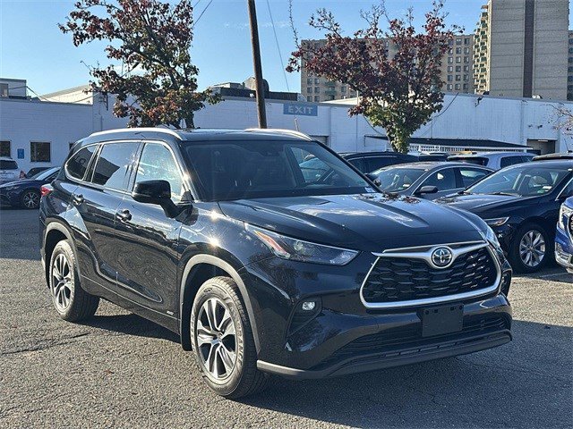 2022 Toyota Highlander SUV 