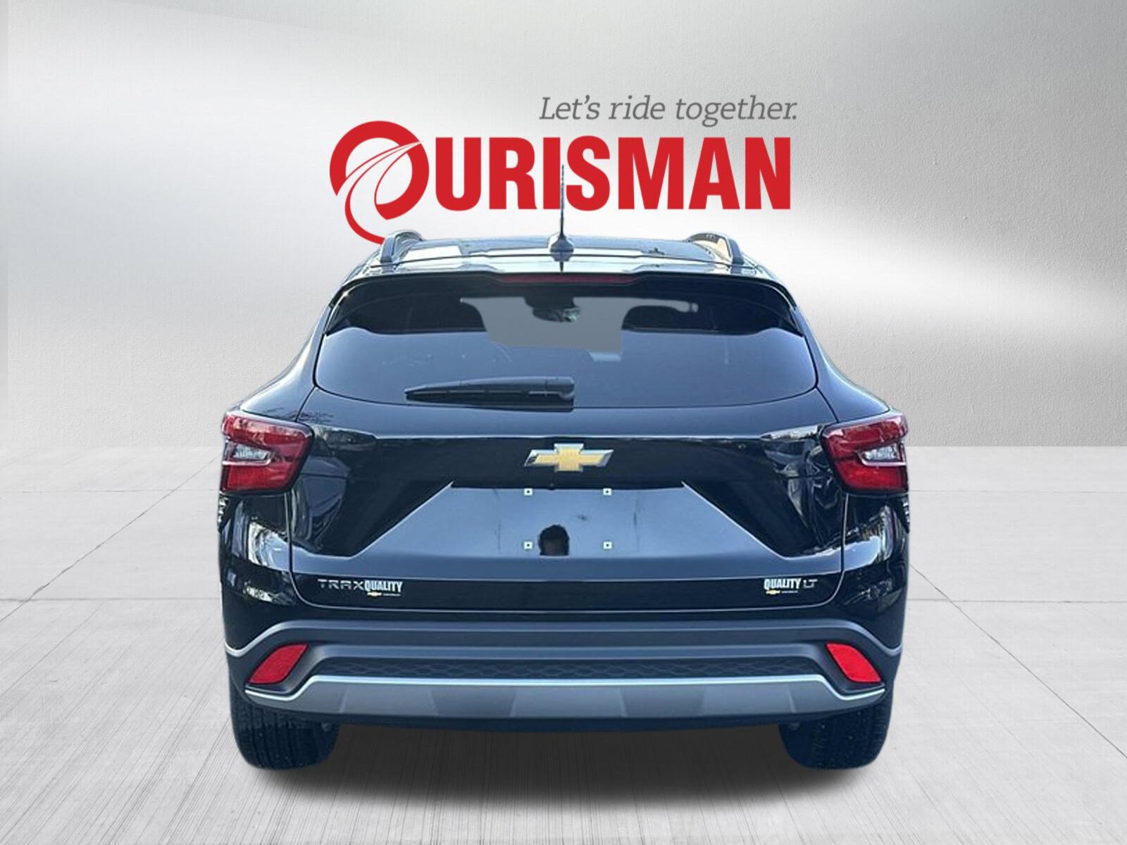 2024 Chevrolet Trax LT photo 2