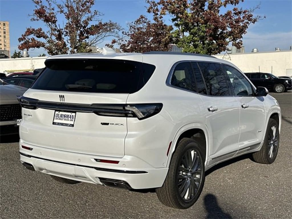 New 2026 Buick Enclave Avenir SUV