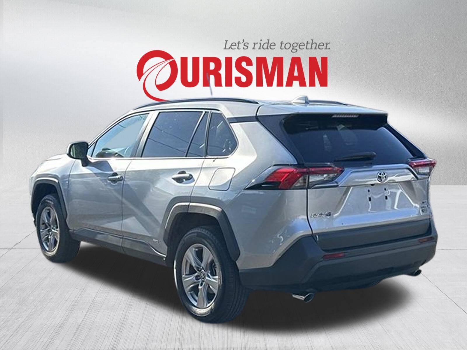 2024 Toyota RAV4 Hybrid XLE photo 4