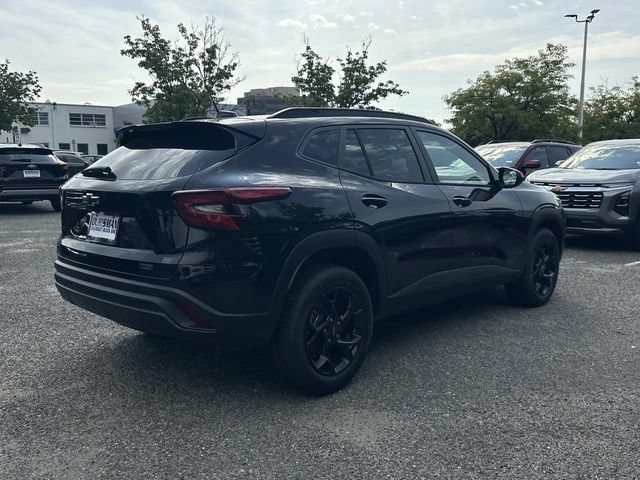 2026 Chevrolet Trax LT - Photo 2