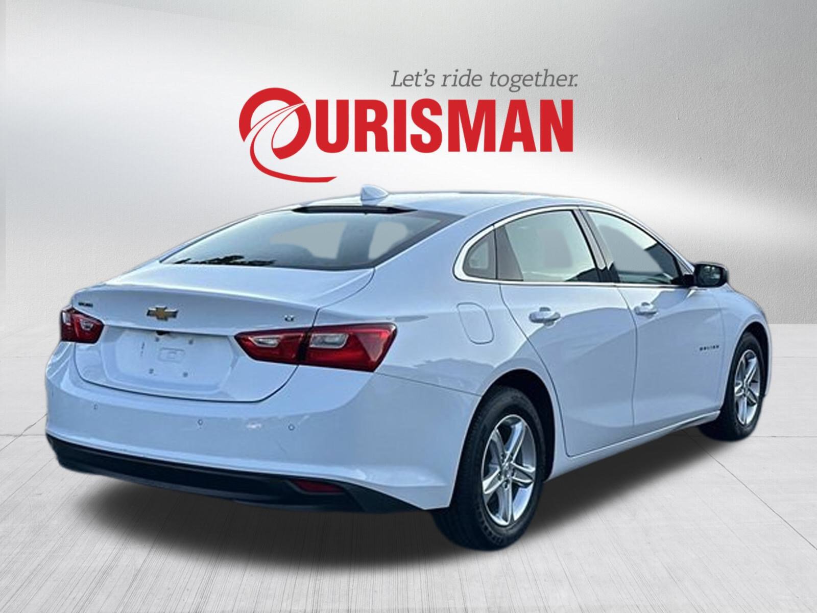 2024 Chevrolet Malibu 1LT photo 2