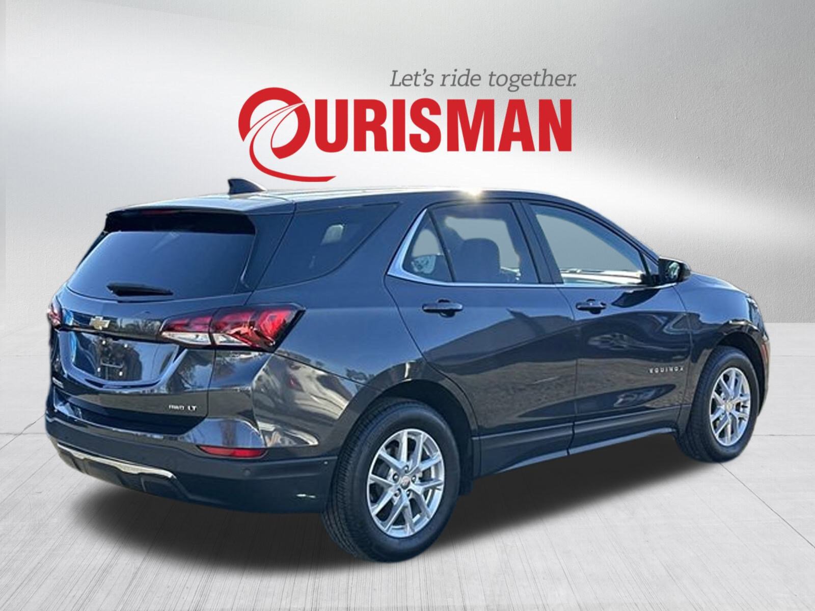 2023 Chevrolet Equinox LT photo 2