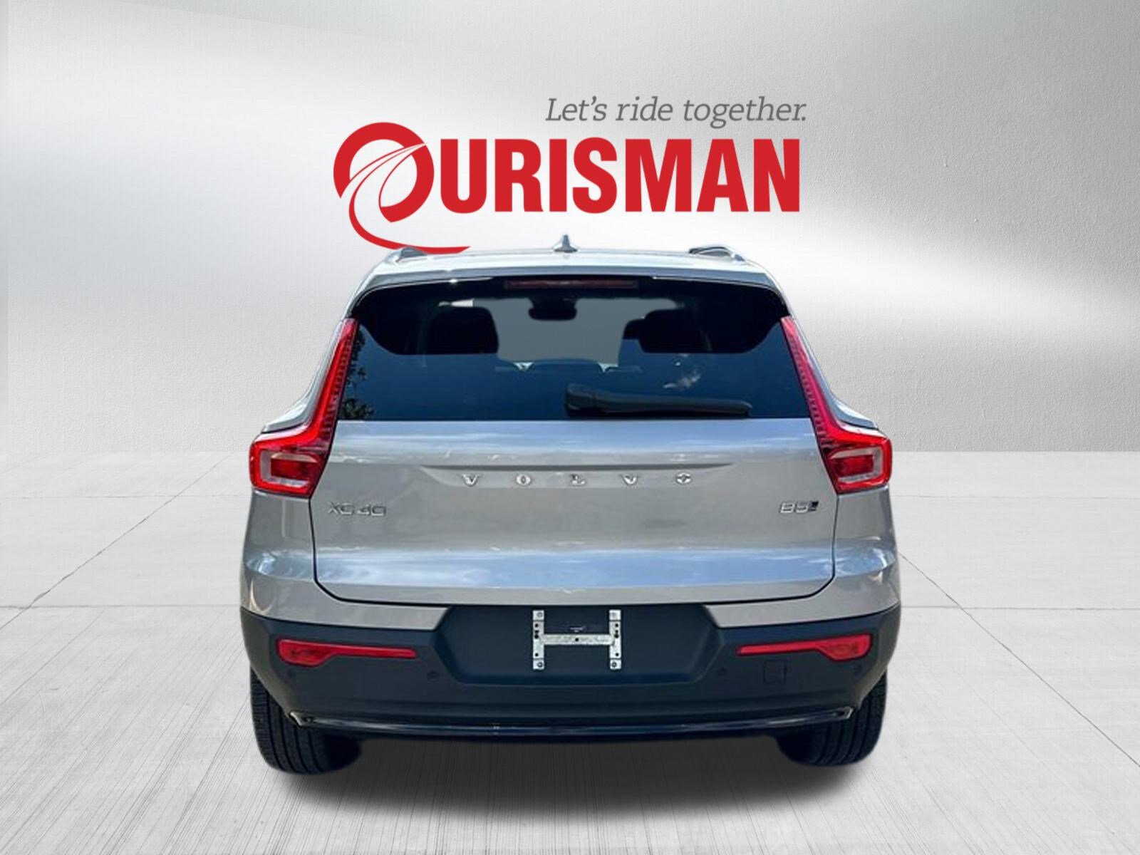 2023 Volvo XC40 Plus photo 3