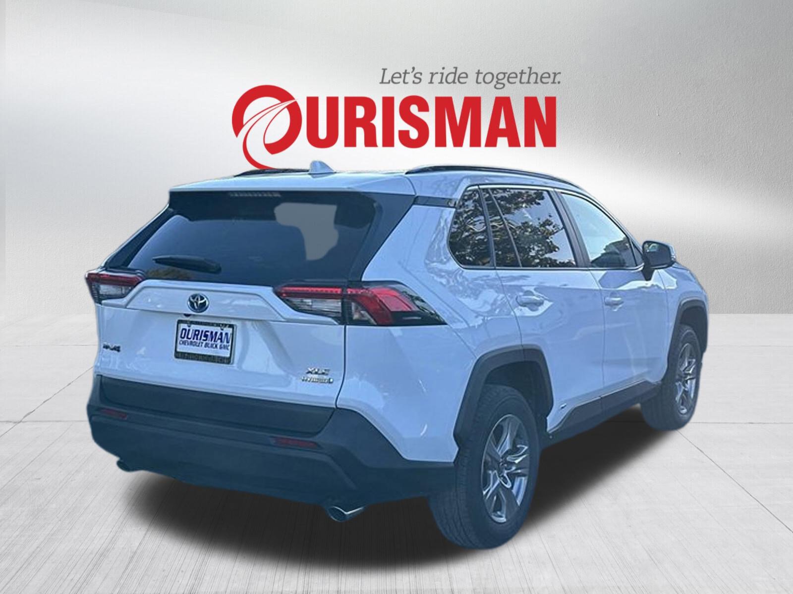 2024 Toyota RAV4 Hybrid XLE photo 2
