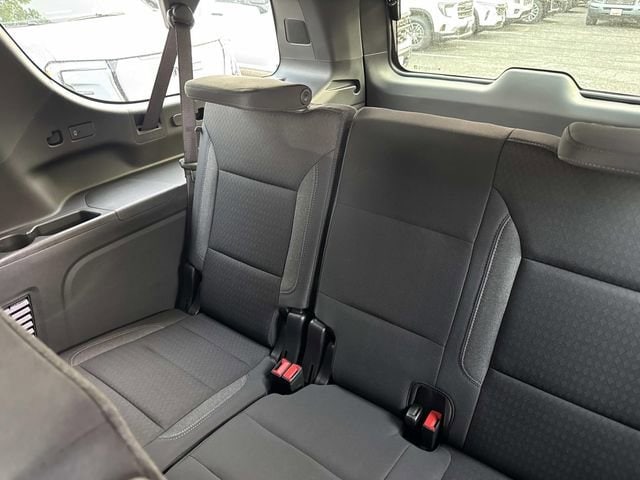 2026 Chevrolet Suburban LS - Photo 12