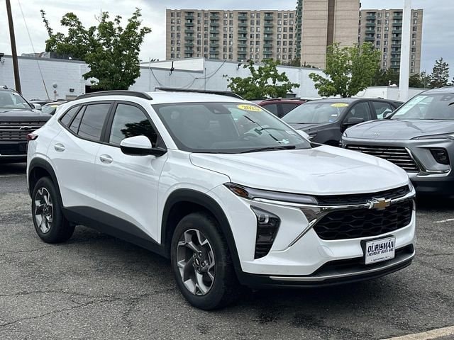 2025 Chevrolet Trax LT's photo