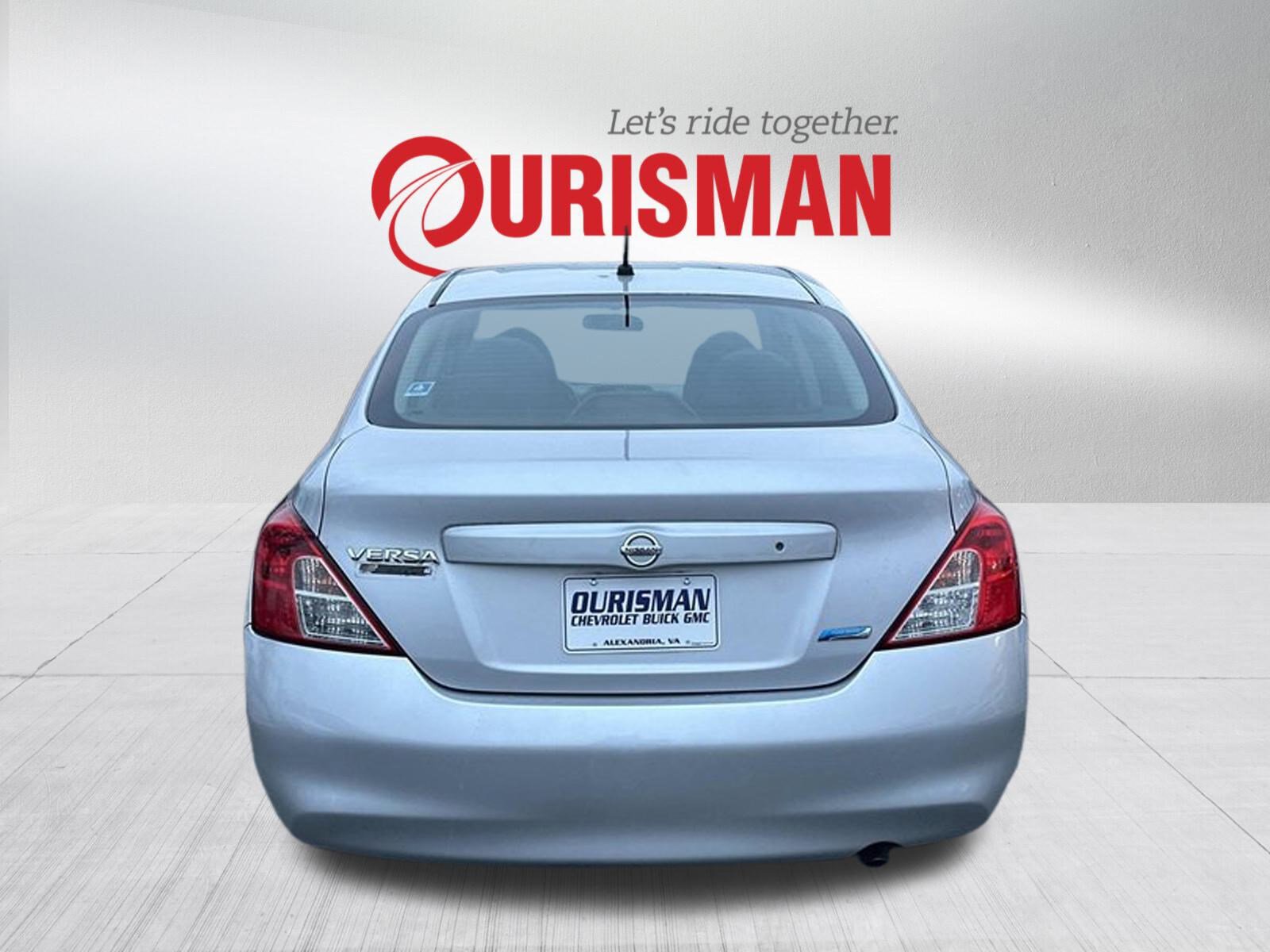2013 Nissan Versa 1.6 S photo 3
