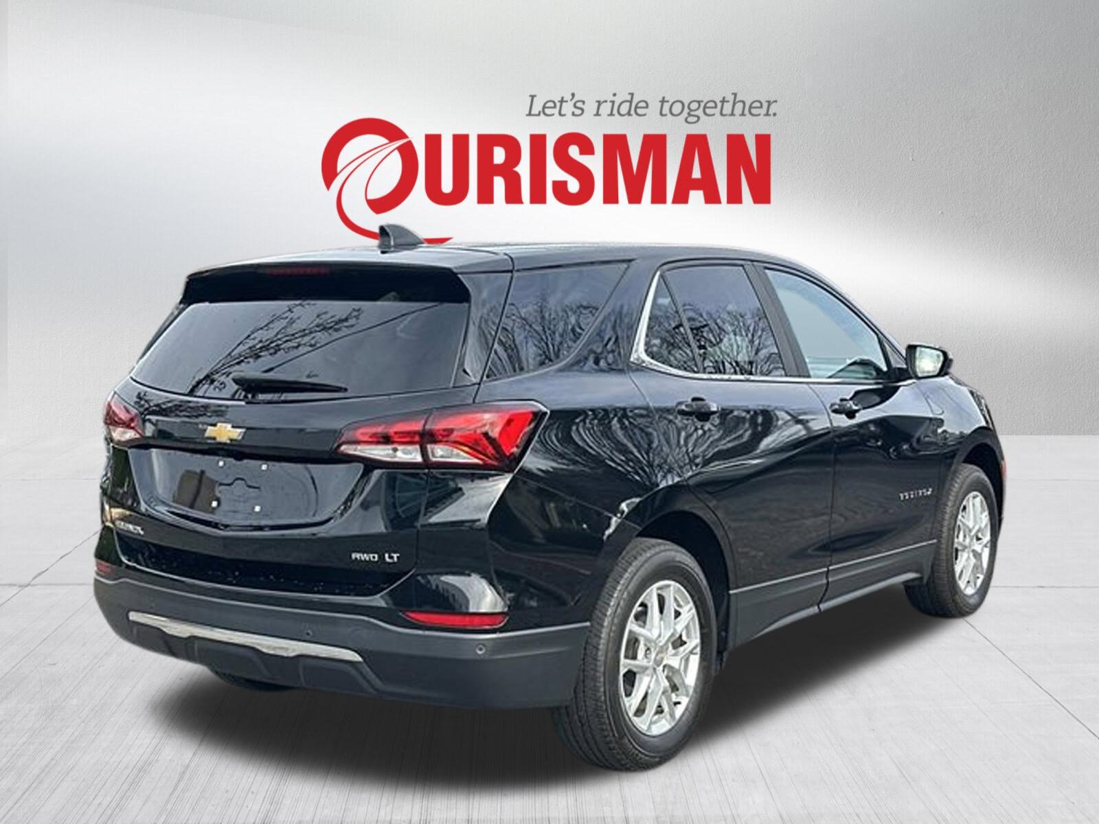 2023 Chevrolet Equinox LT photo 2