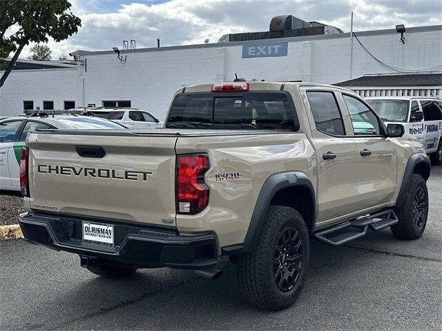 2023 Chevrolet Colorado Trail Boss photo 2
