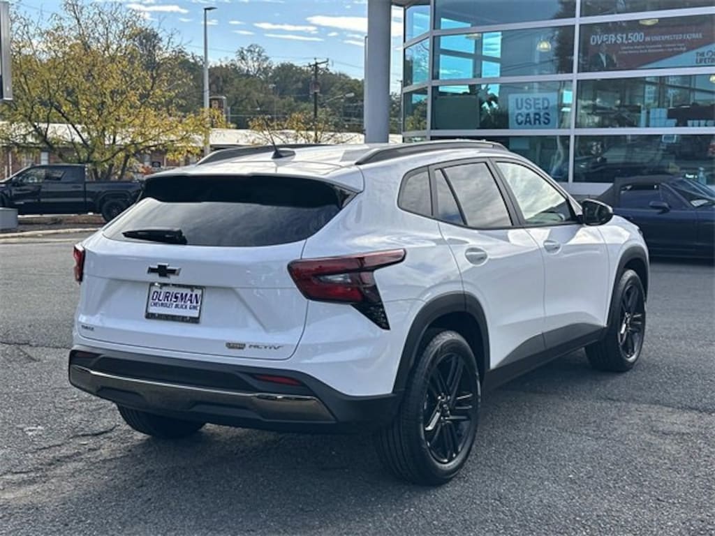 New 2025 Chevrolet Trax Activ SUV