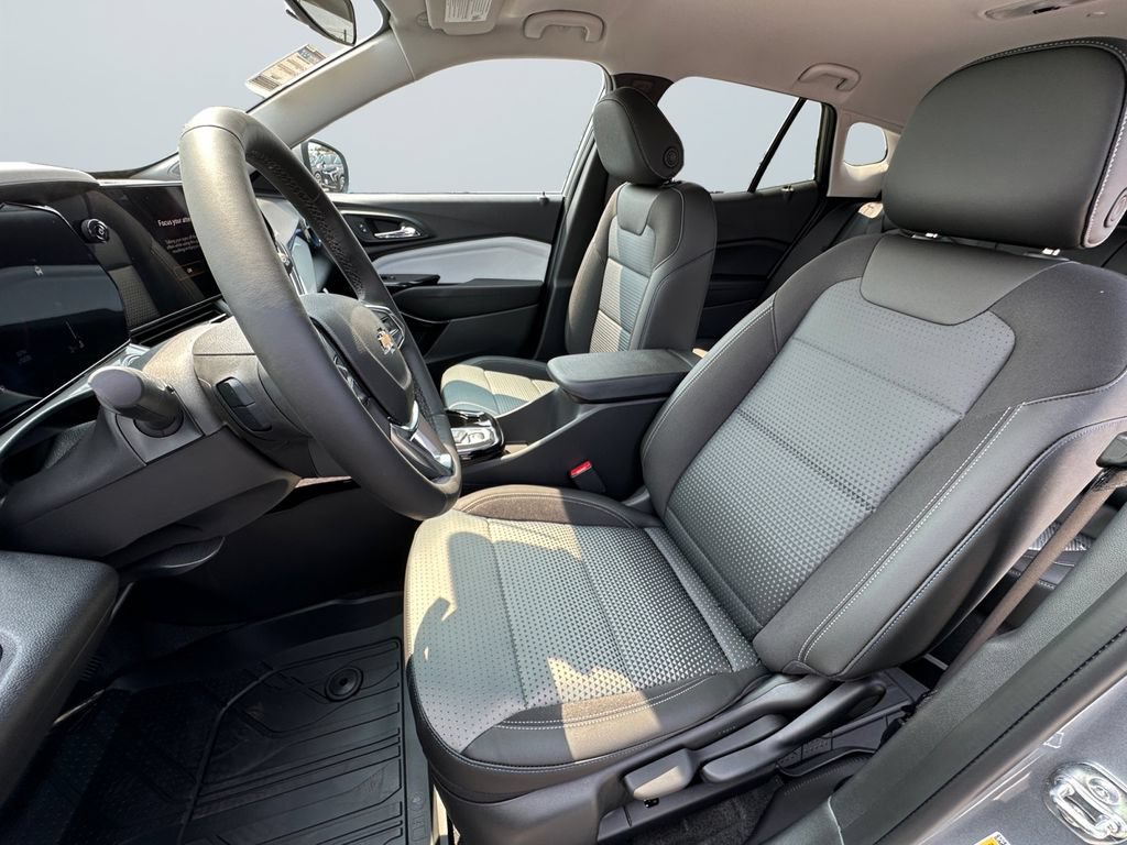 2026 Chevrolet Trax LT - Photo 9