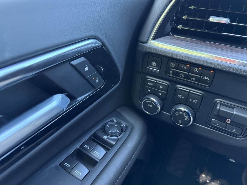 2026 Chevrolet Suburban LS - Photo 19