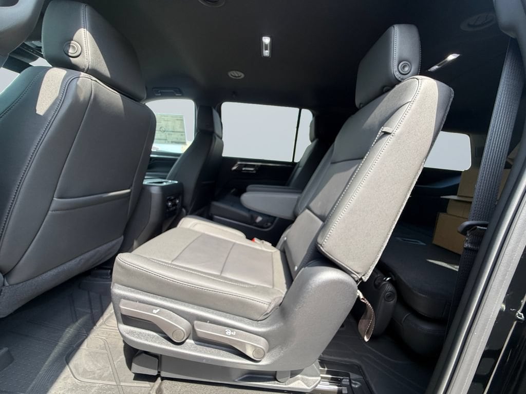 2026 Chevrolet Suburban LT - Photo 13