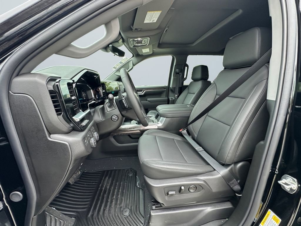 2026 Chevrolet Silverado 1500 LTZ - Photo 9
