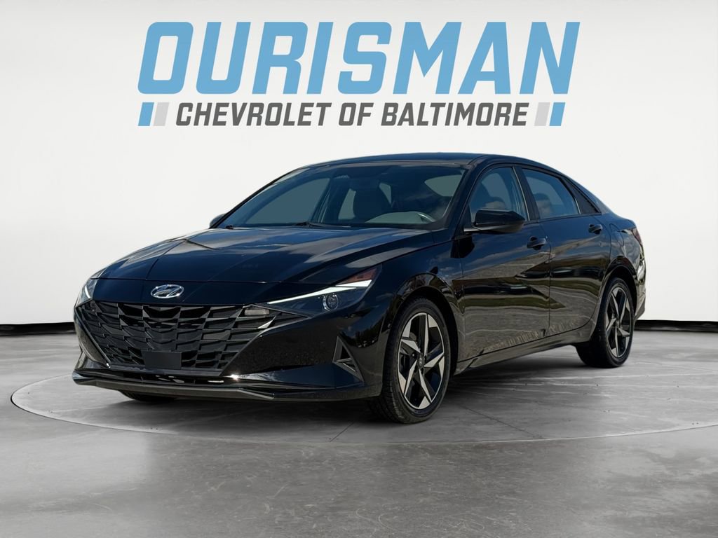 2023 Hyundai Elantra SEL photo 2