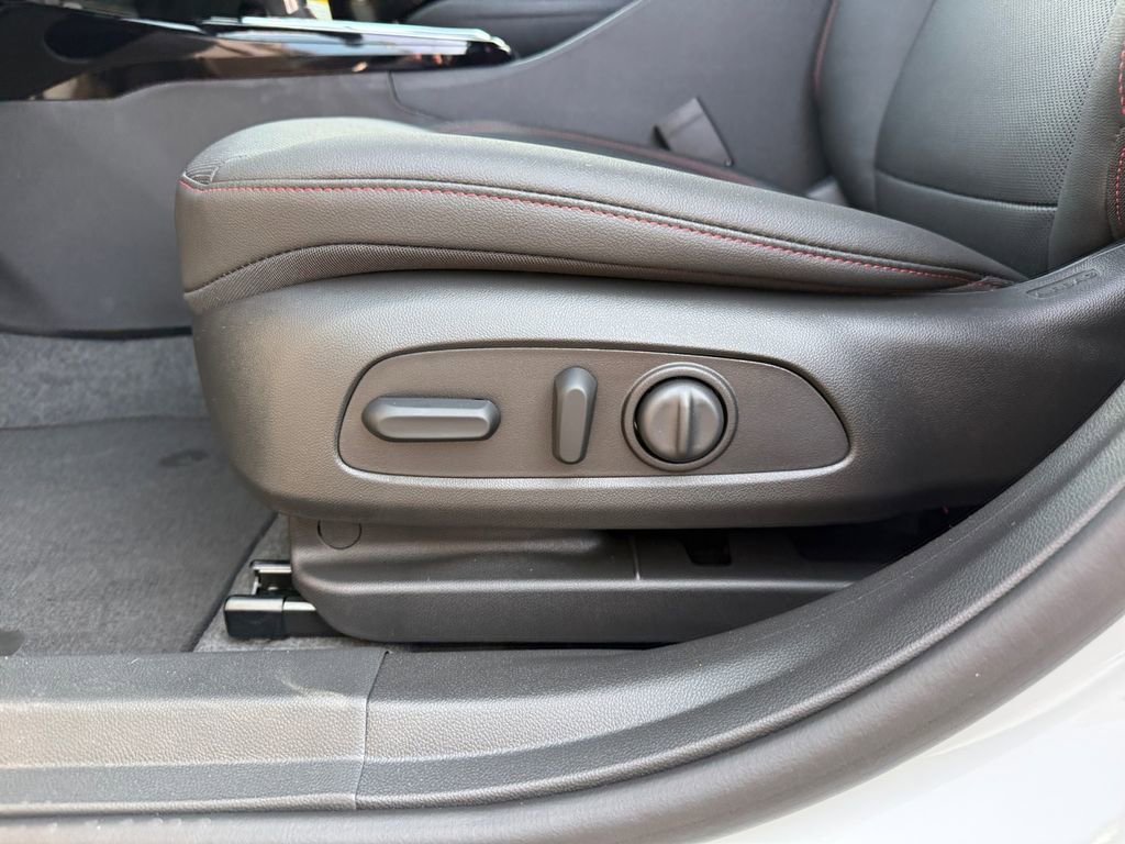 2026 Chevrolet Trax RS - Photo 17