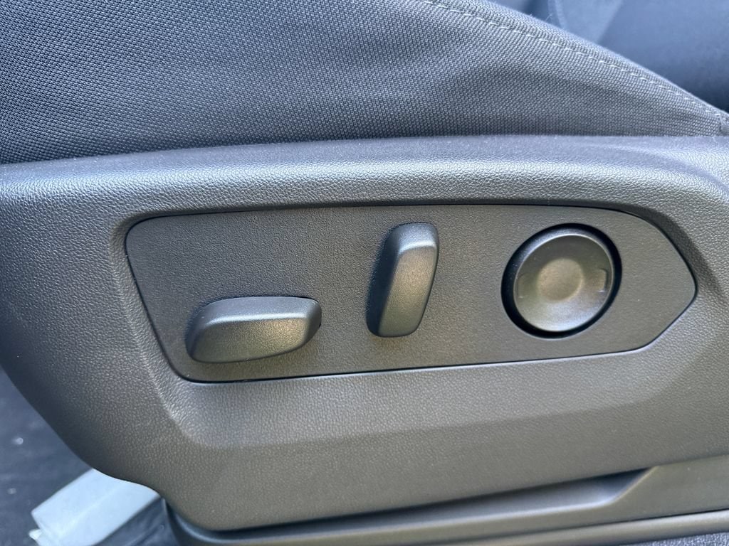 2026 Chevrolet Suburban LS - Photo 16