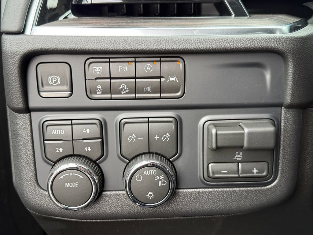 2026 Chevrolet Suburban LS - Photo 22