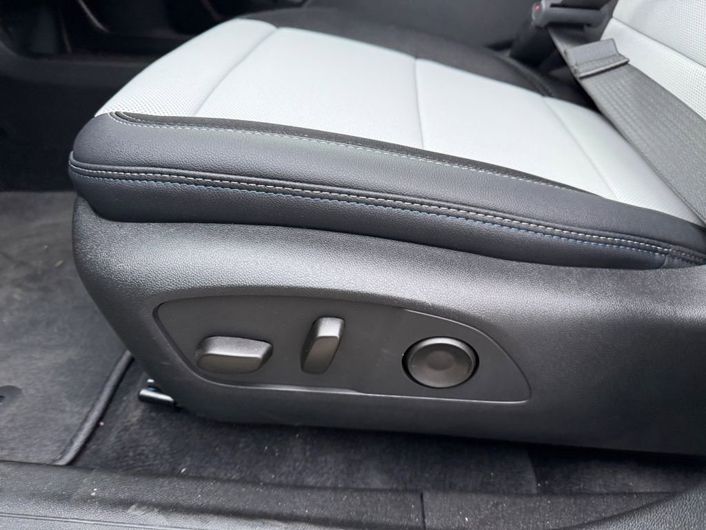 2026 Chevrolet Equinox EV 2LT - Photo 17