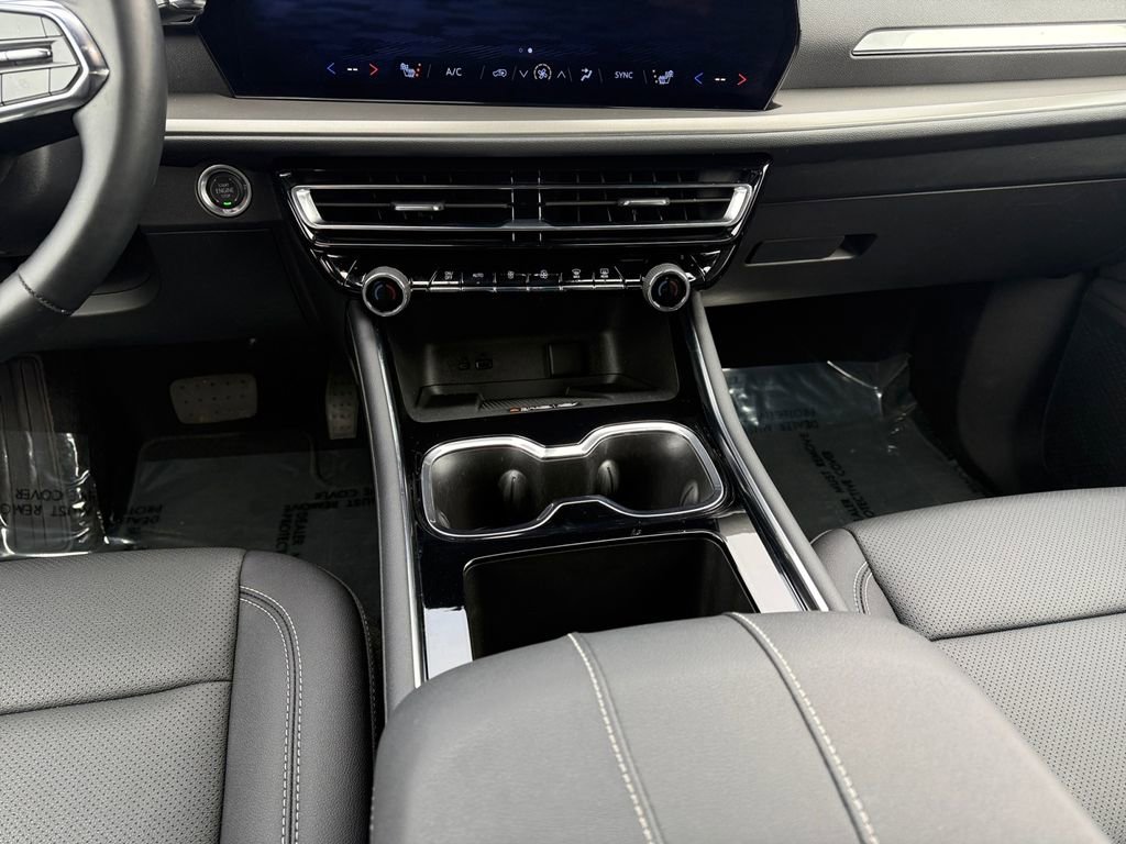 2025 Chevrolet Traverse LT - Photo 11