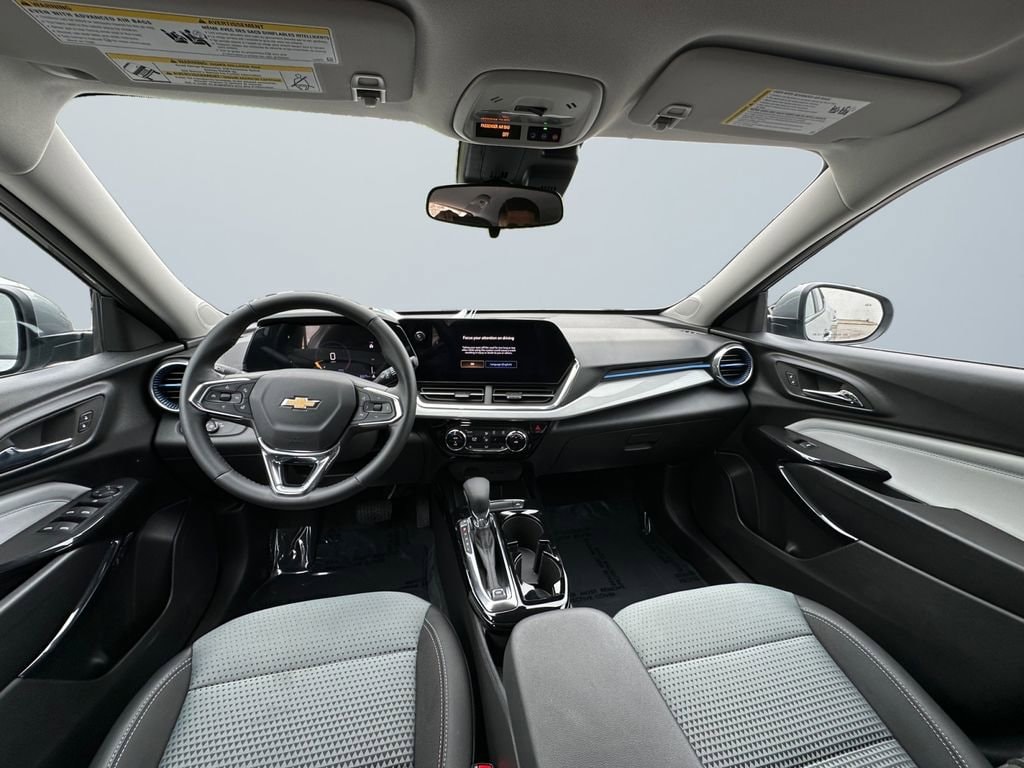2025 Chevrolet Trax LT - Photo 10