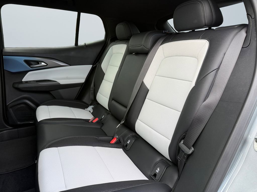 2026 Chevrolet Equinox EV 2LT - Photo 13