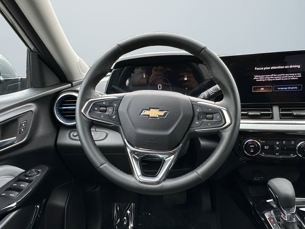 2025 Chevrolet Trax LT - Photo 12