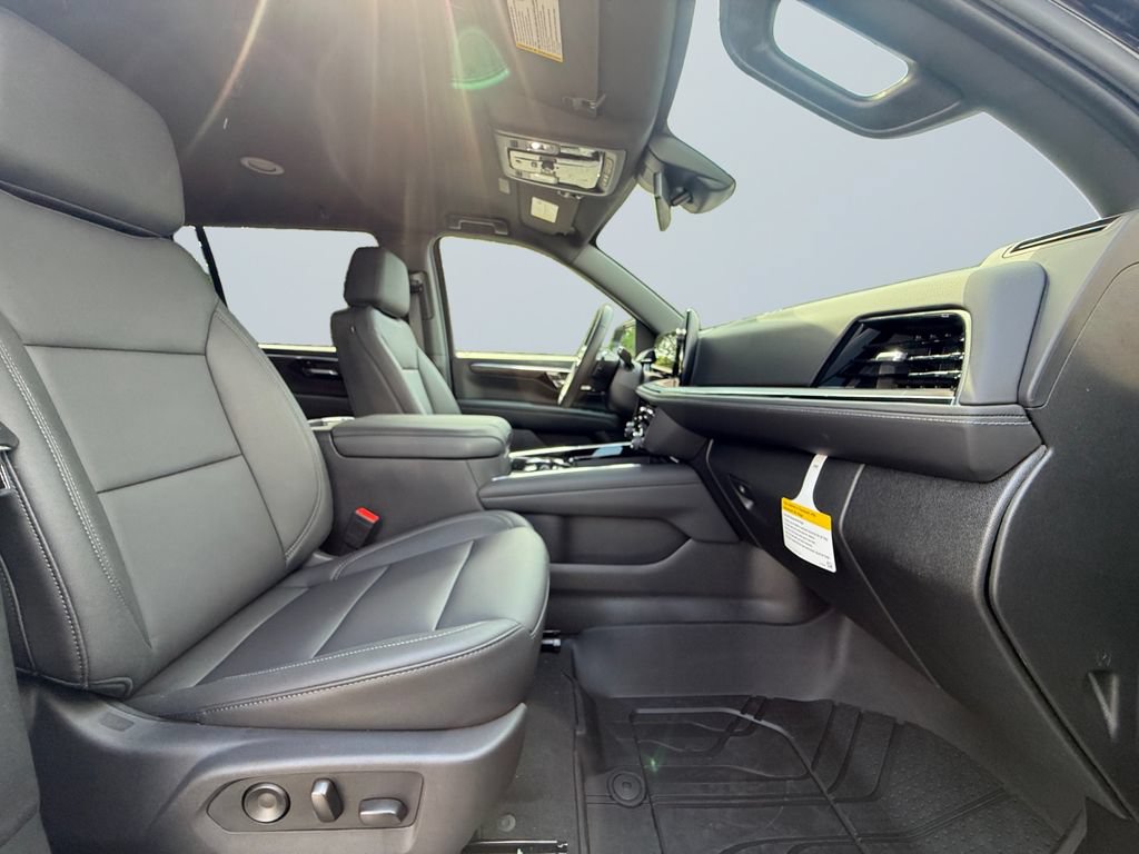 2026 Chevrolet Suburban LT - Photo 15