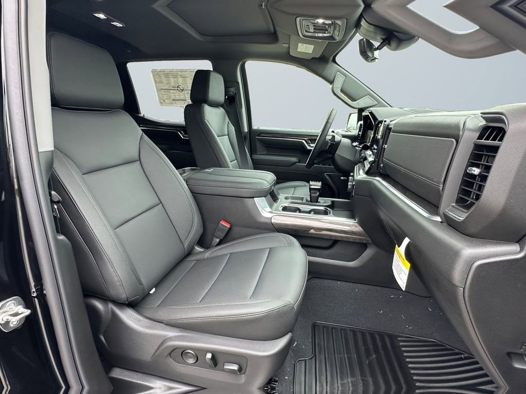 2026 Chevrolet Silverado 1500 LTZ - Photo 15