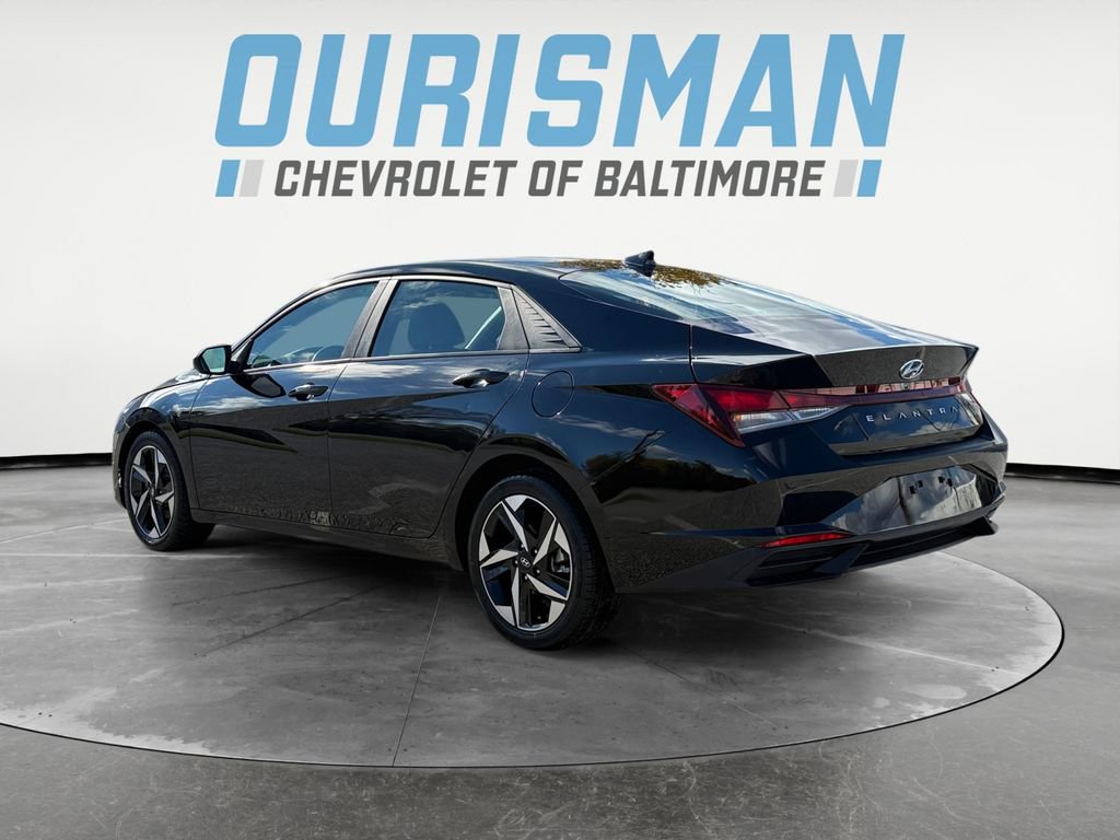 2023 Hyundai Elantra SEL photo 4