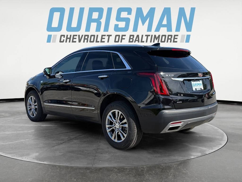 2022 Cadillac XT5 Premium Luxury photo 2