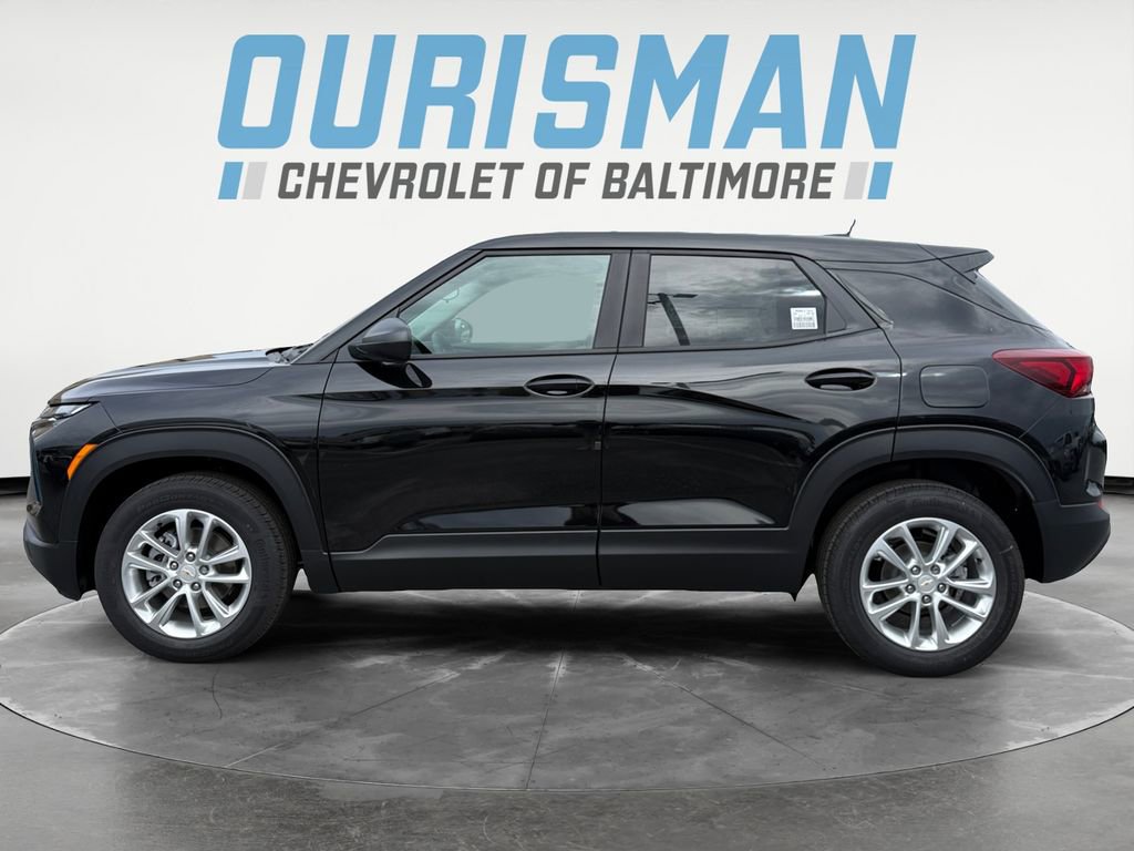 2026 Chevrolet Trailblazer LS photo 2