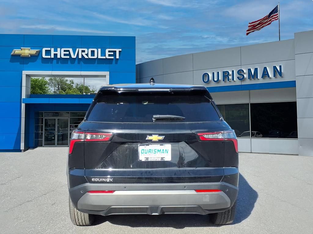 2026 Chevrolet Equinox LT photo 4