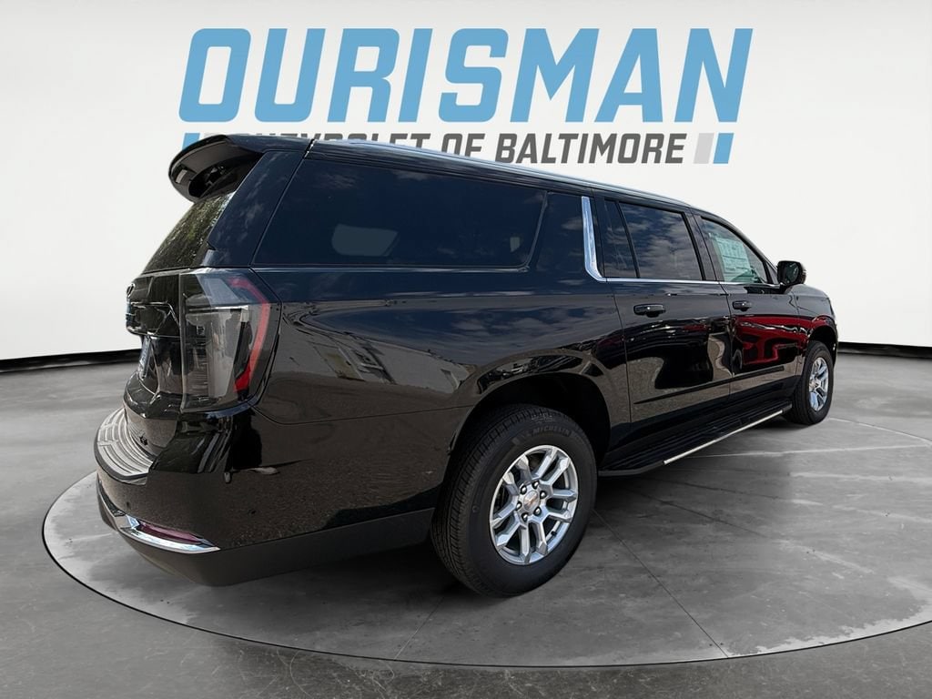 2026 Chevrolet Suburban LT - Photo 6