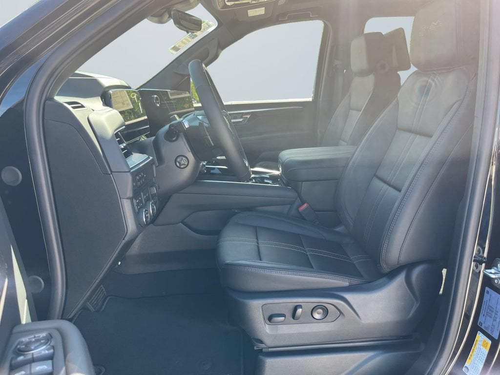 2026 Chevrolet Suburban High Country - Photo 9