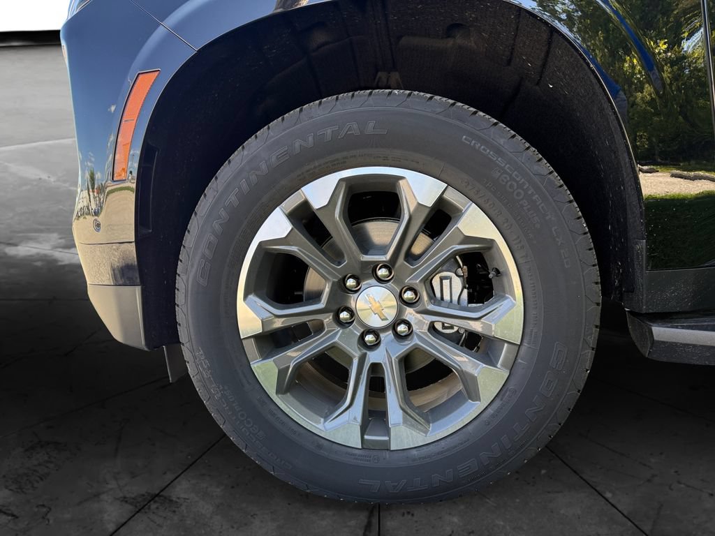 2026 Chevrolet Suburban LS - Photo 14