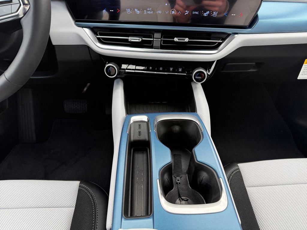 2026 Chevrolet Equinox EV 2LT - Photo 11