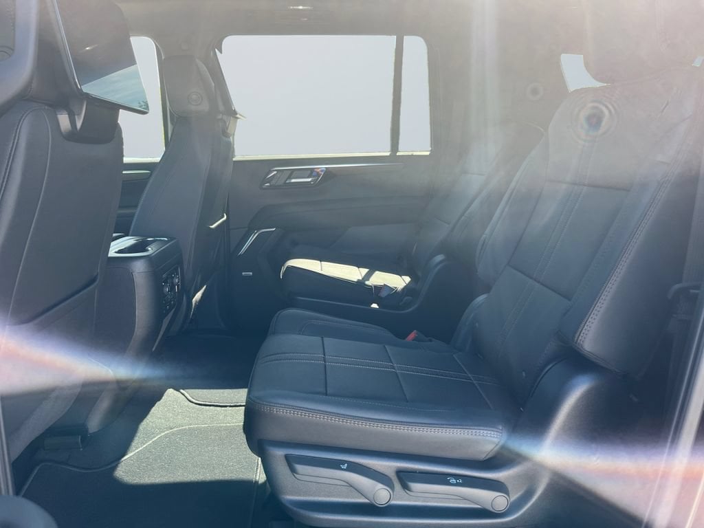2026 Chevrolet Suburban High Country - Photo 13