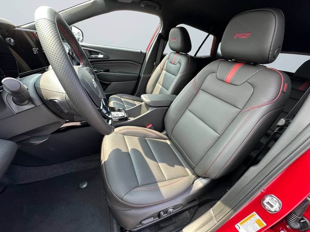 2026 Chevrolet Trax RS - Photo 8