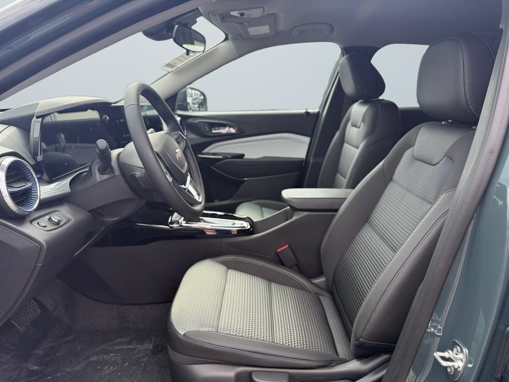 2026 Chevrolet Trax LT - Photo 9