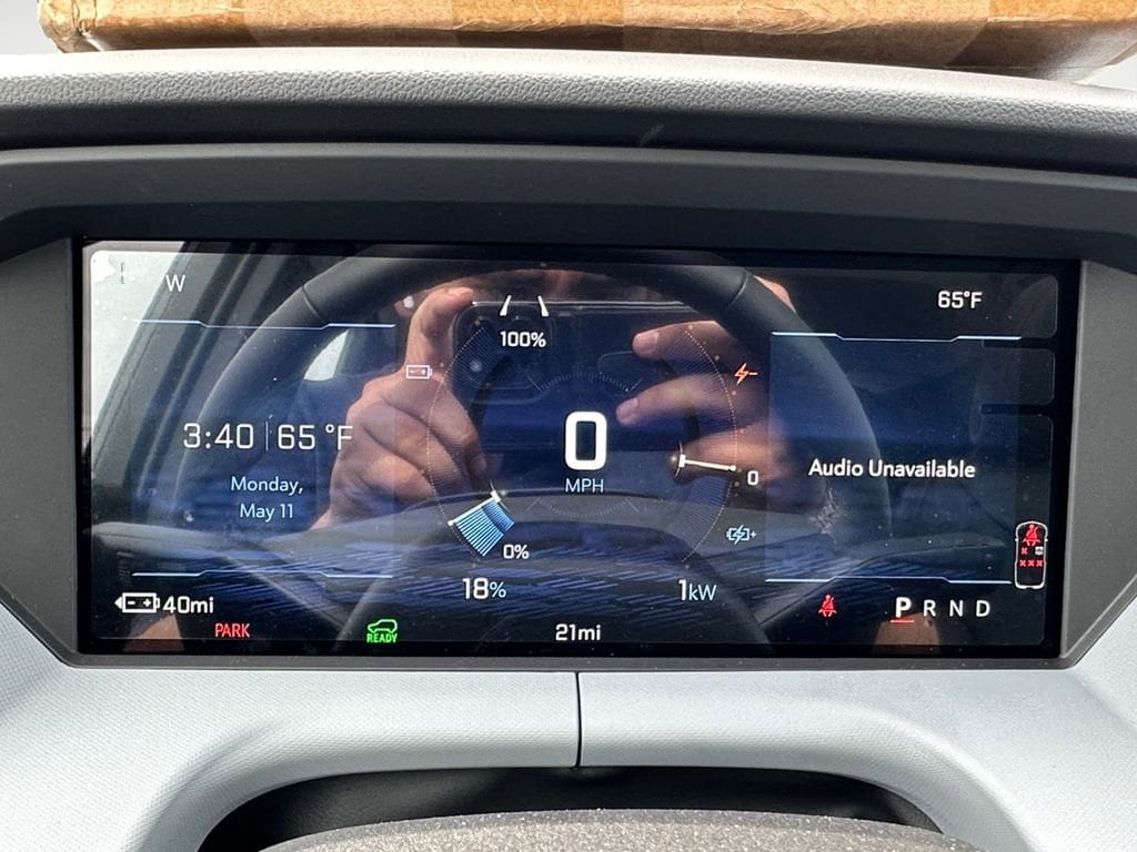 2027 Chevrolet Bolt RS - Photo 19