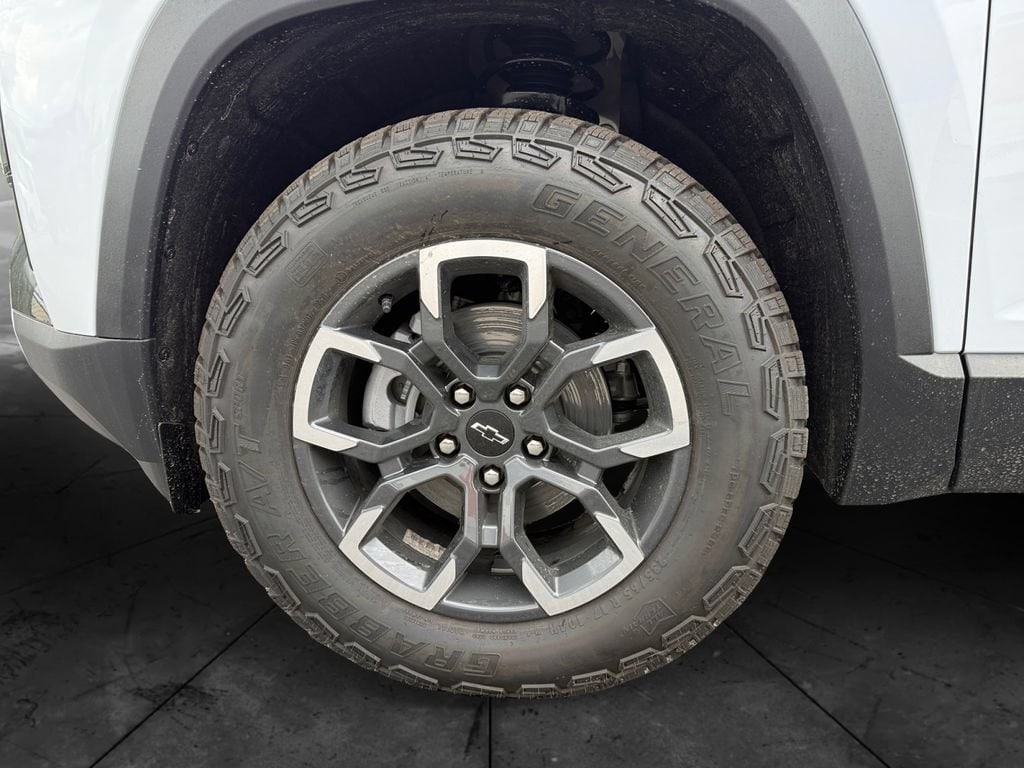 2027 Chevrolet Equinox ACTIV - Photo 13