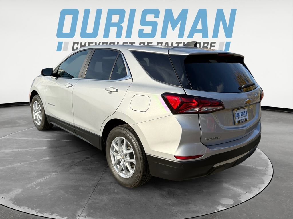 2022 Chevrolet Equinox LT photo 2