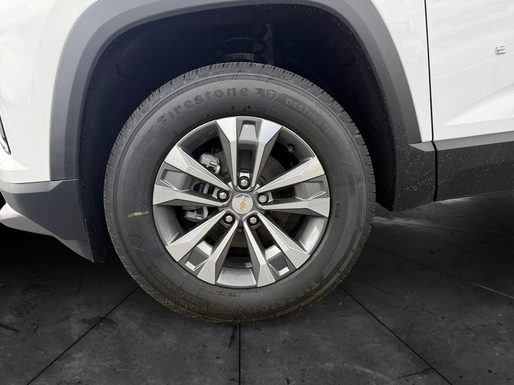2027 Chevrolet Equinox LT - Photo 14