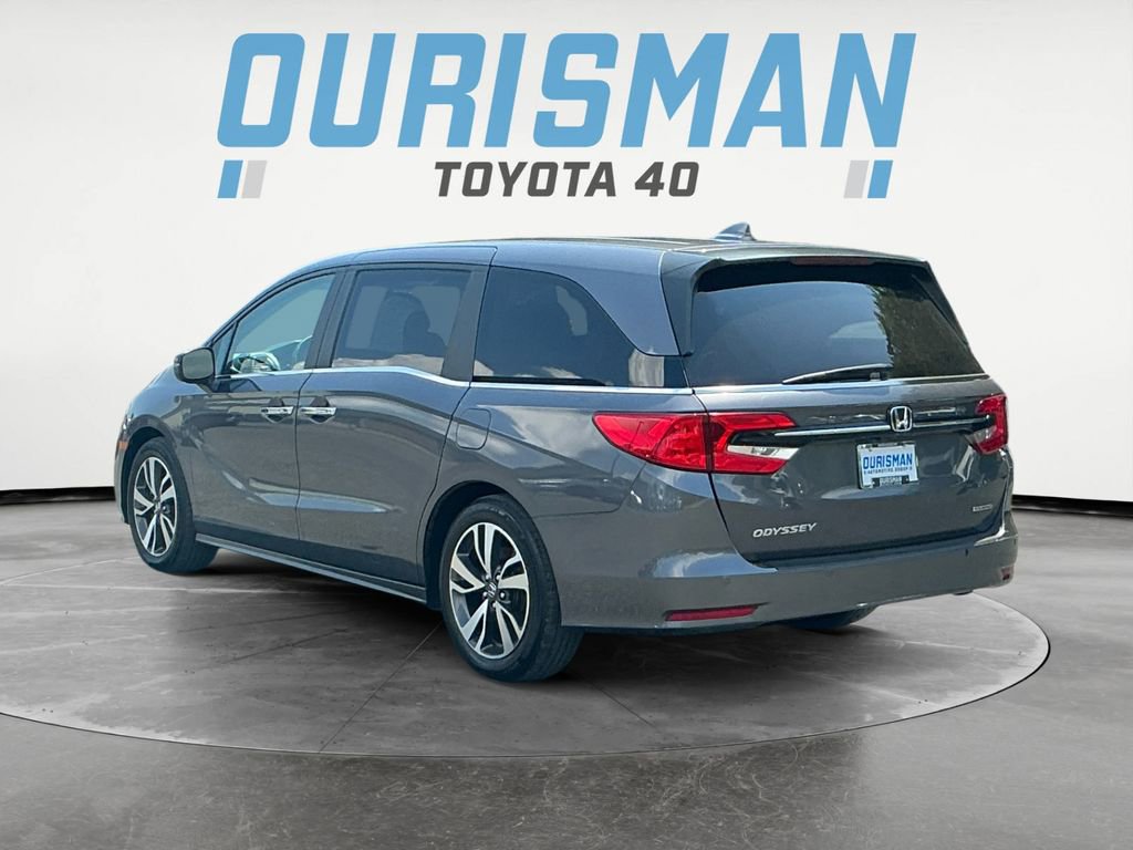 2023 Honda Odyssey Touring photo 4