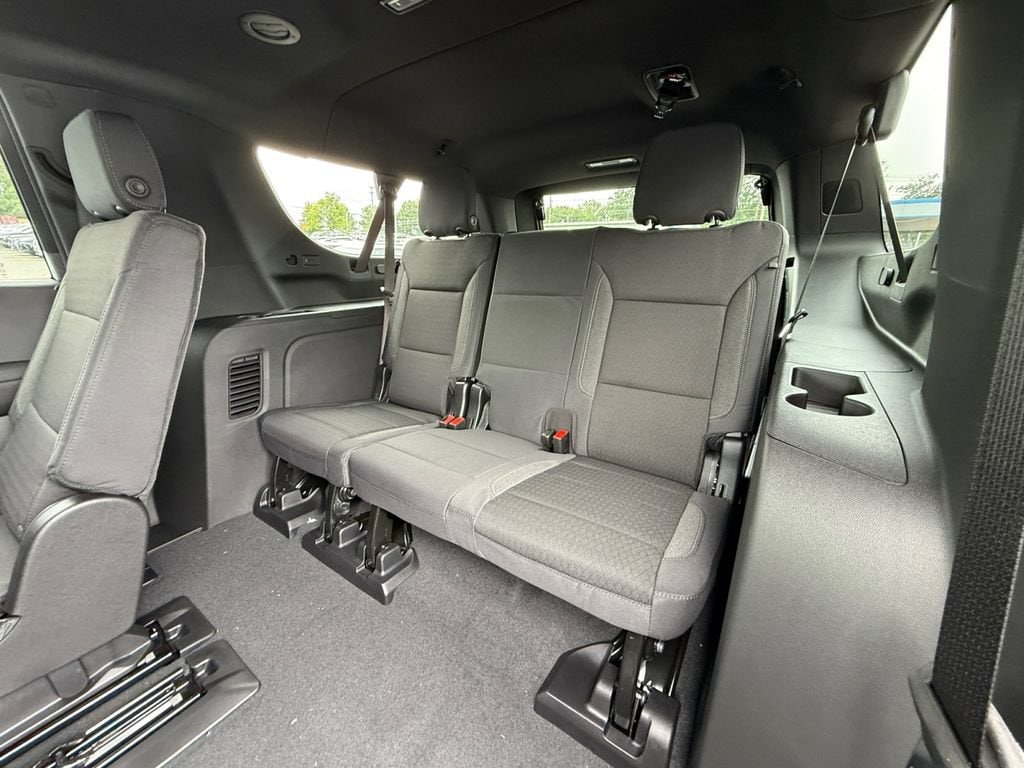 2026 Chevrolet Suburban LS - Photo 25